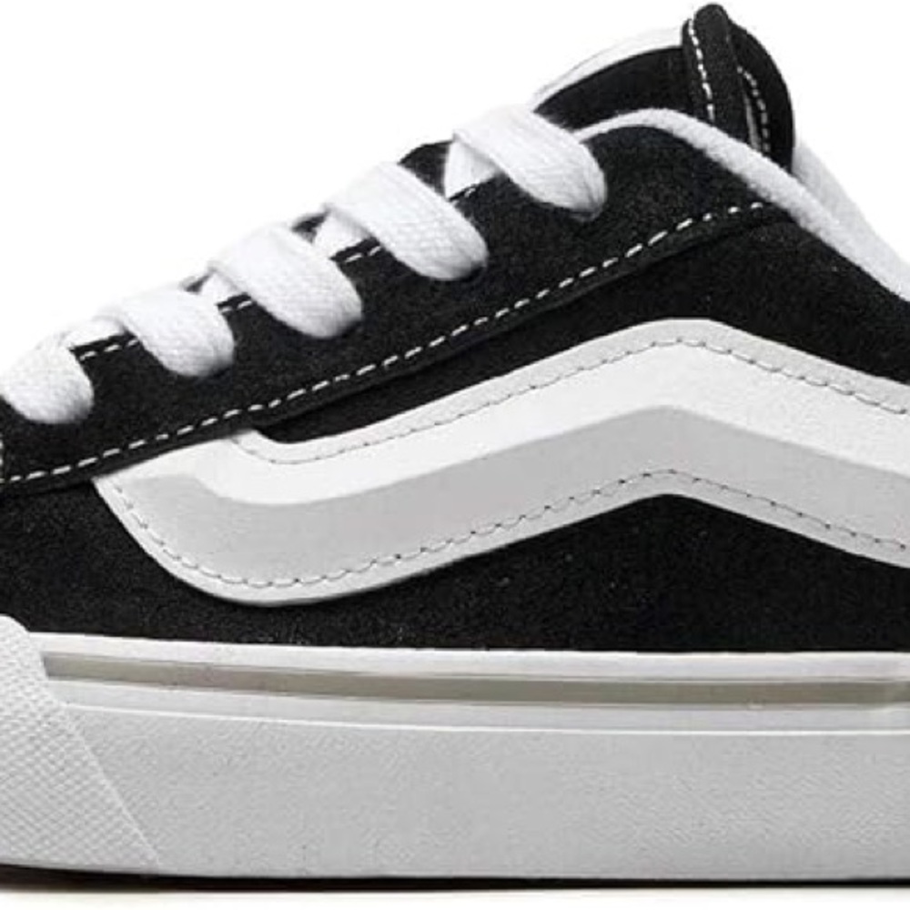 Vans • KNU Skool Classic Sneakers • Black/White Suede • Women’s 7.5 - Picture 4 of 10